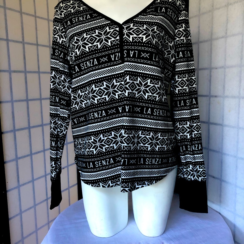 Ladies Lasenza super cute and soft xl top black with white long sleeve shirt